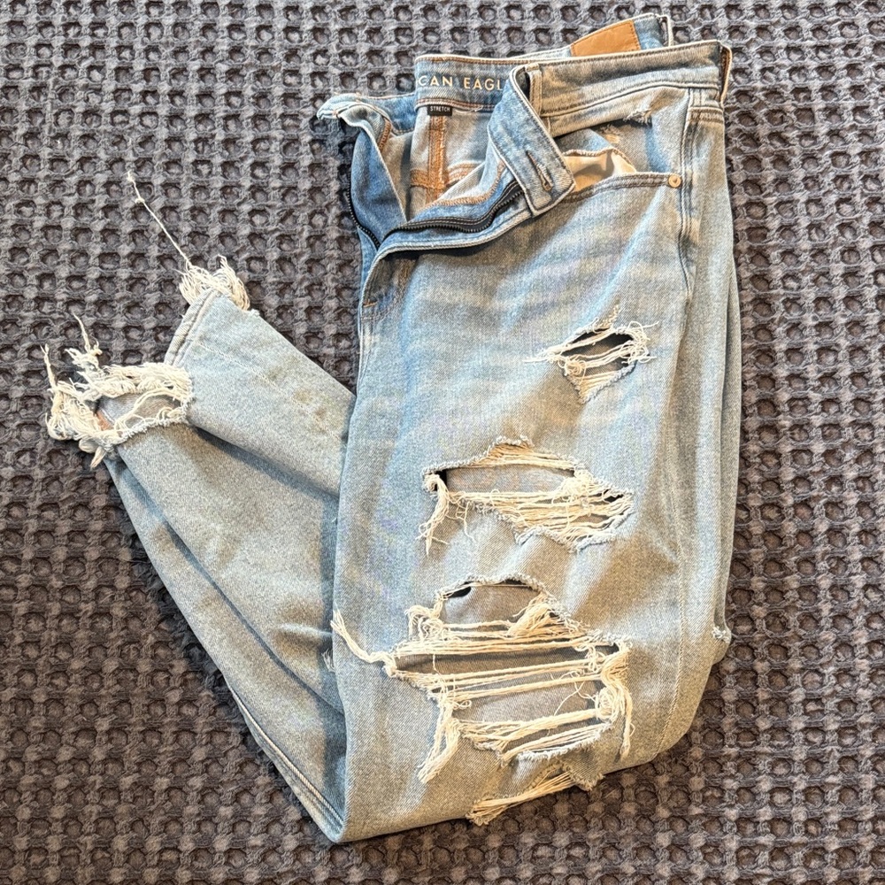 American Eagle Outfitters Light Blue Distressed Jeans
